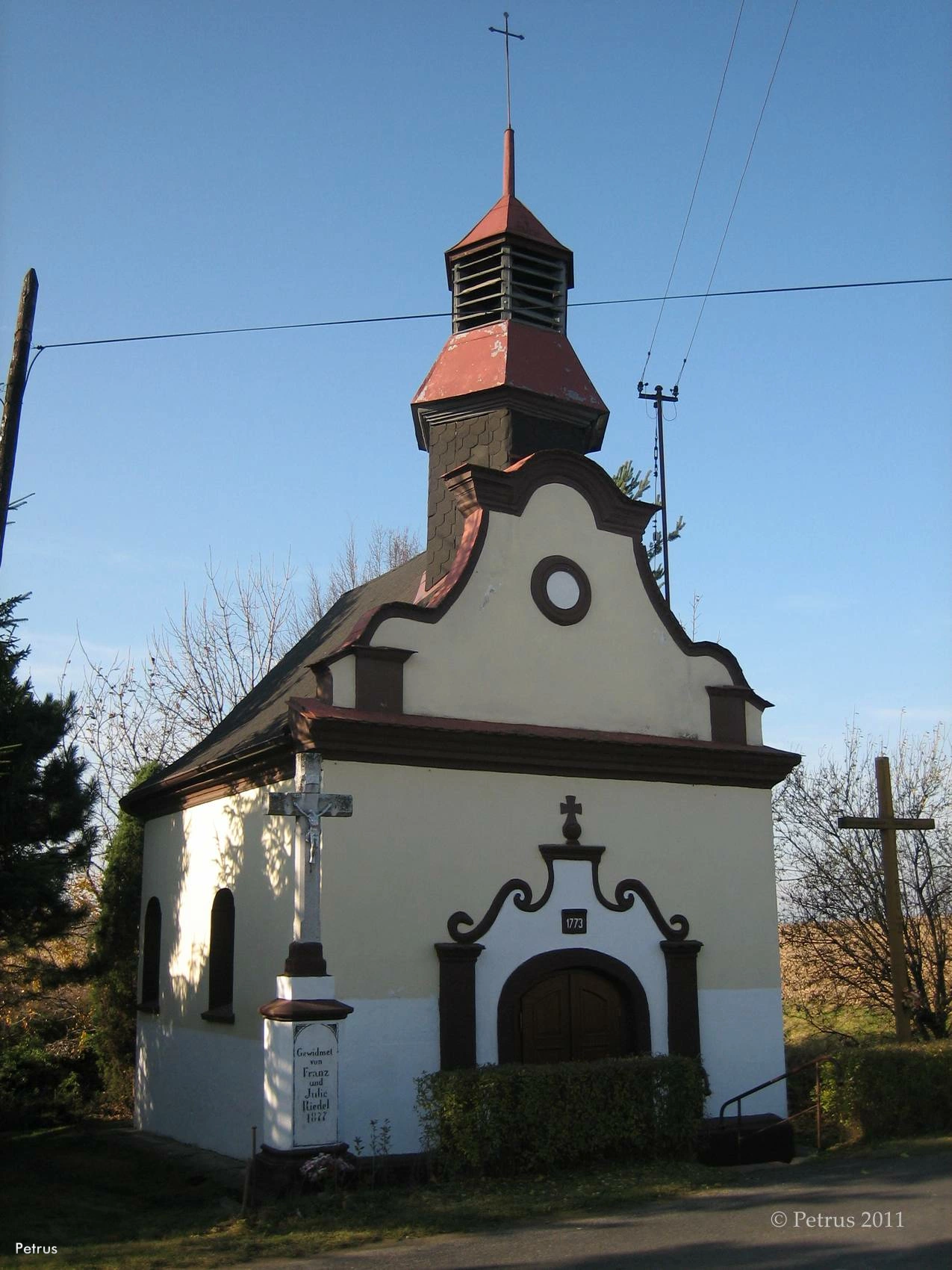 Kaplica w Tarnkowej — jesień 2011